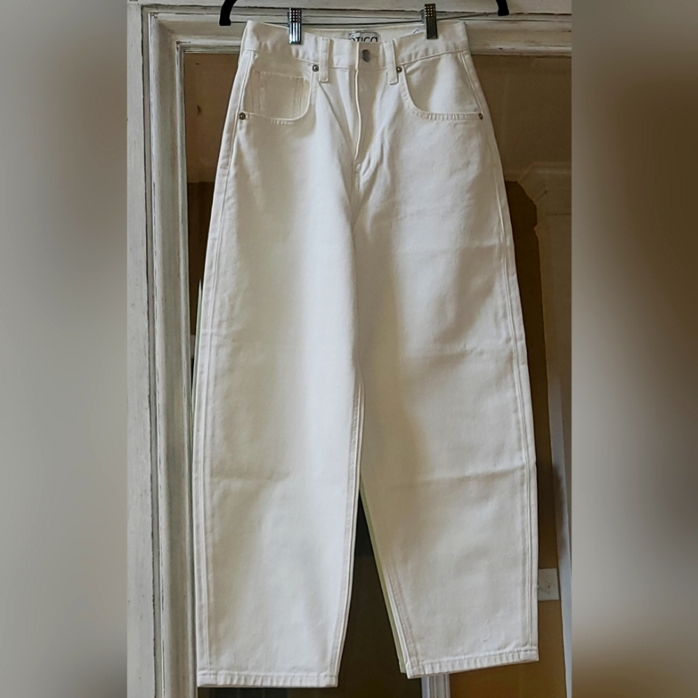 ETICA Ivory High Waist Barrel Jean SZ. 25" NWOT